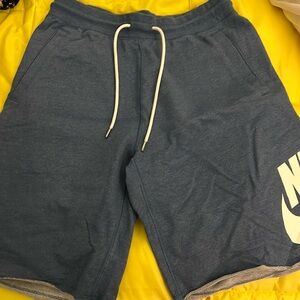 NWT Nike shorts size M